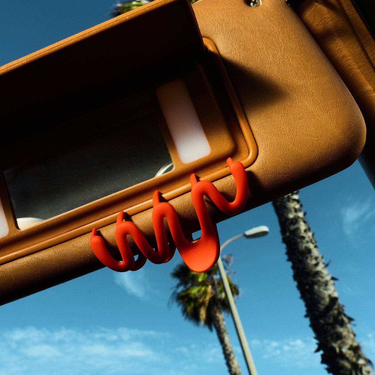 The ‘W’ Claw Clip A6